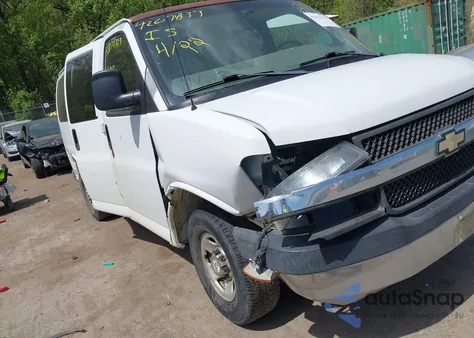 2005 Chevrolet Express from USA, damaged, VIN 1GAHG35U051181753